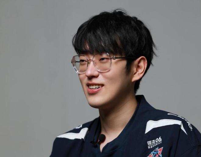  持续失利引发热议！，Scout在中国队比赛中锐不可当比赛高潮迭起