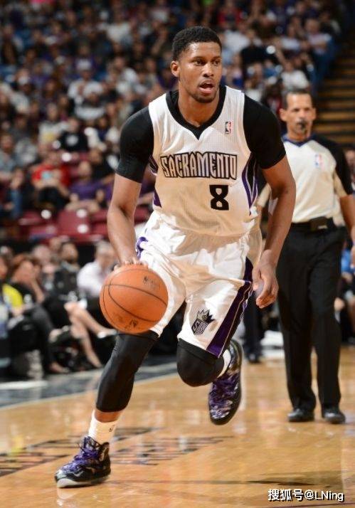 JackeyLove新星战术调整表现惊艳，老鹰未来可期！的简单介绍